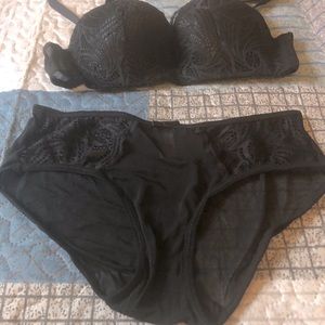 Women black push up lingerie set size 34B